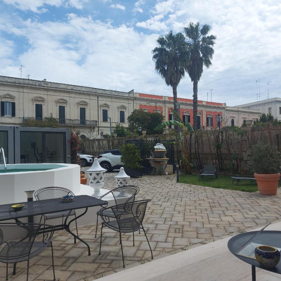 Dimora Charleston Lecce Parcheggio Privato In Loco Gratis Bed & Breakfast Bagian luar foto