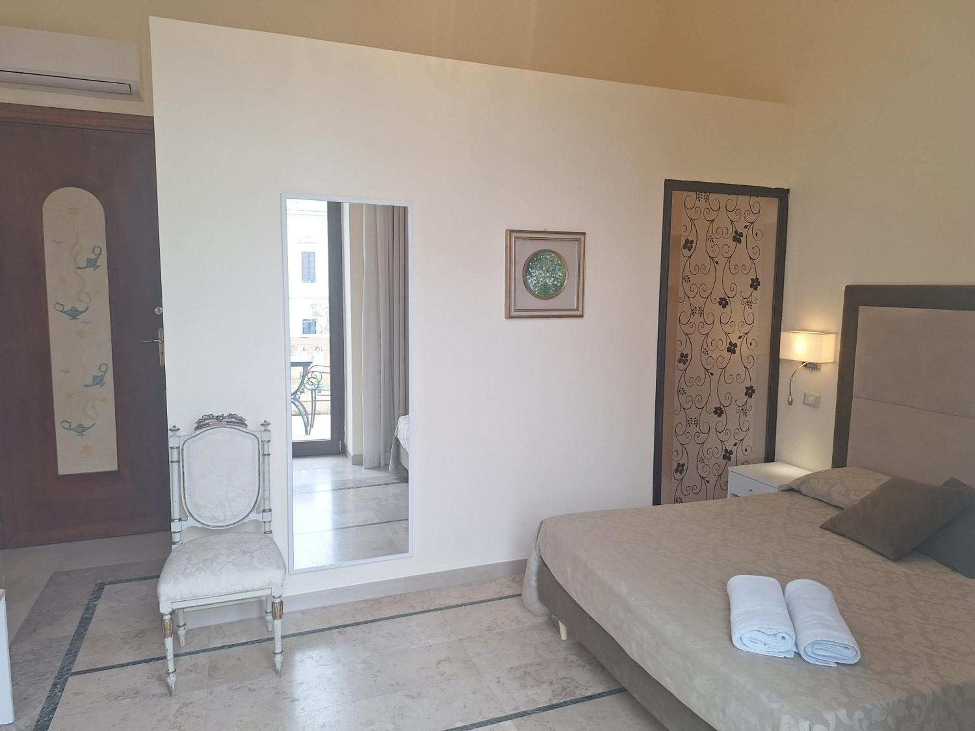 Dimora Charleston Lecce Parcheggio Privato In Loco Gratis Bed & Breakfast Ruang foto
