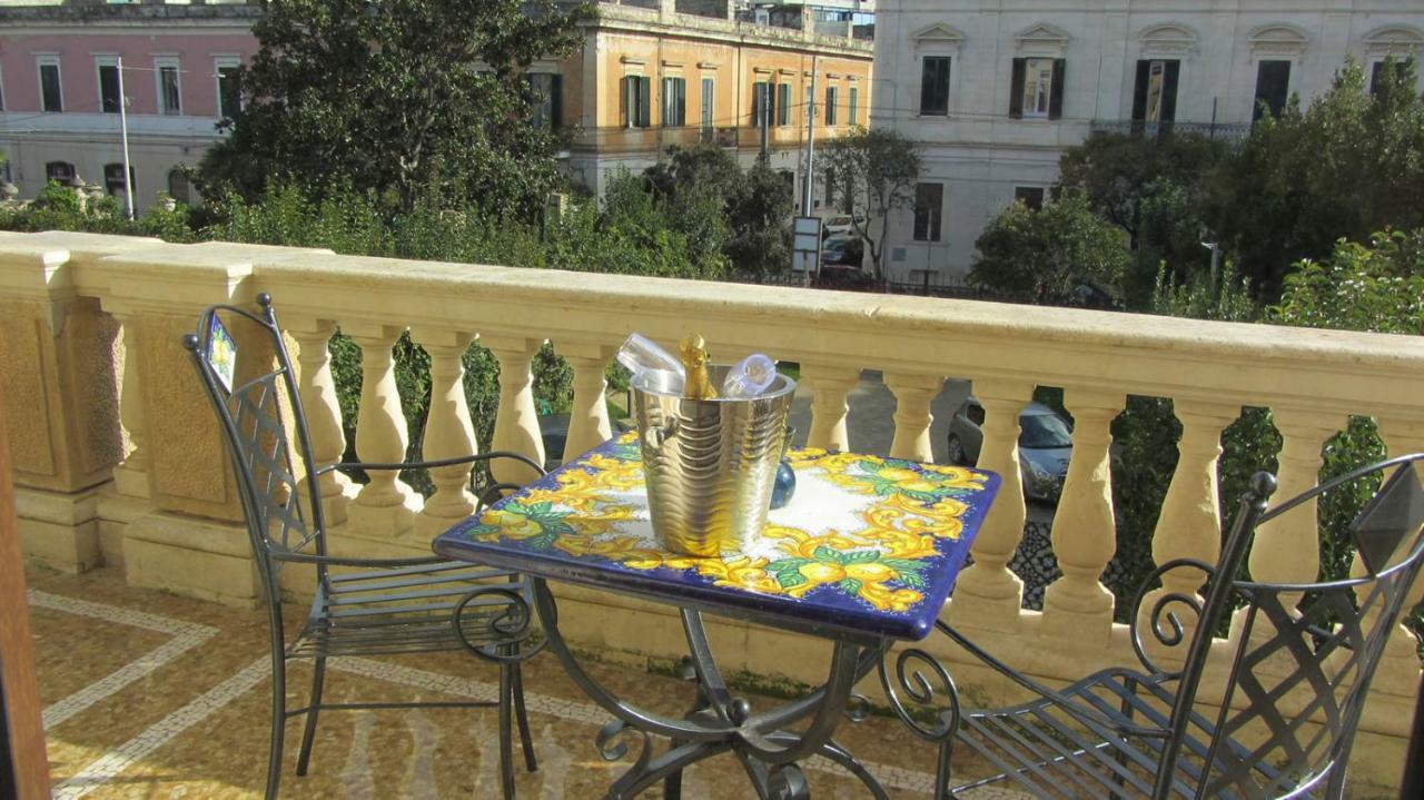 Dimora Charleston Lecce Parcheggio Privato In Loco Gratis Bed & Breakfast Bagian luar foto