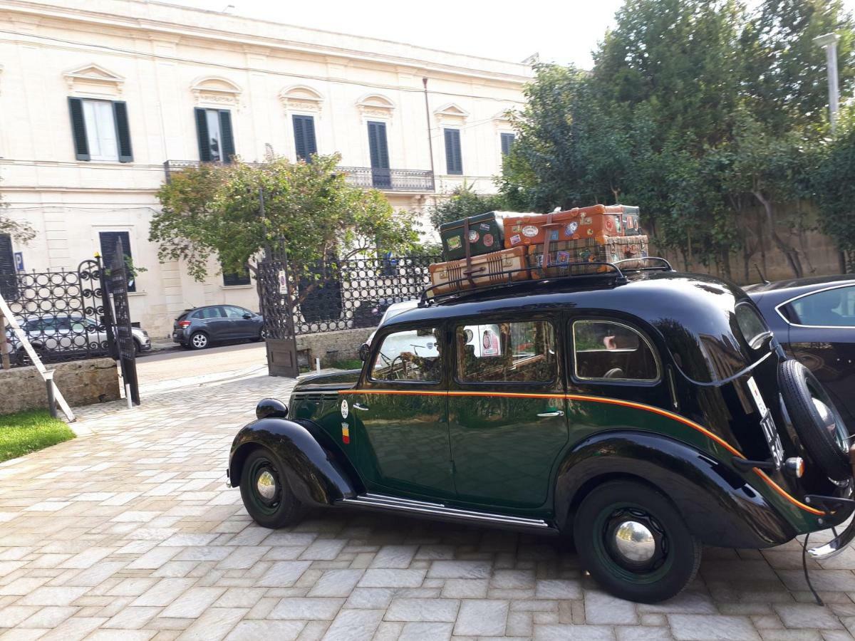 Dimora Charleston Lecce Parcheggio Privato In Loco Gratis Bed & Breakfast Bagian luar foto